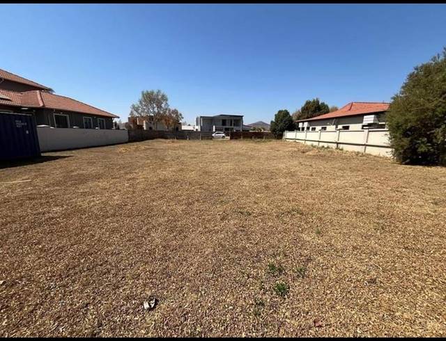 LAND FOR SALE IN THE ISLANDS ESTATES